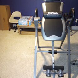 INNOVA HEAVY DUTY DELUXE INVERSION TABLE,LIGHTLY USED , COMES WITH MANUAL VERY GOOD CONDITION ASKING $60 OBO.