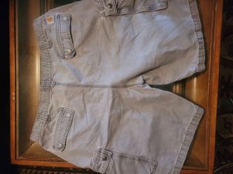 Carhartt shorts size 42
