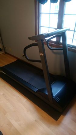 Vision Fitness T8500 Treadmill for Sale in Willowbrook IL OfferUp