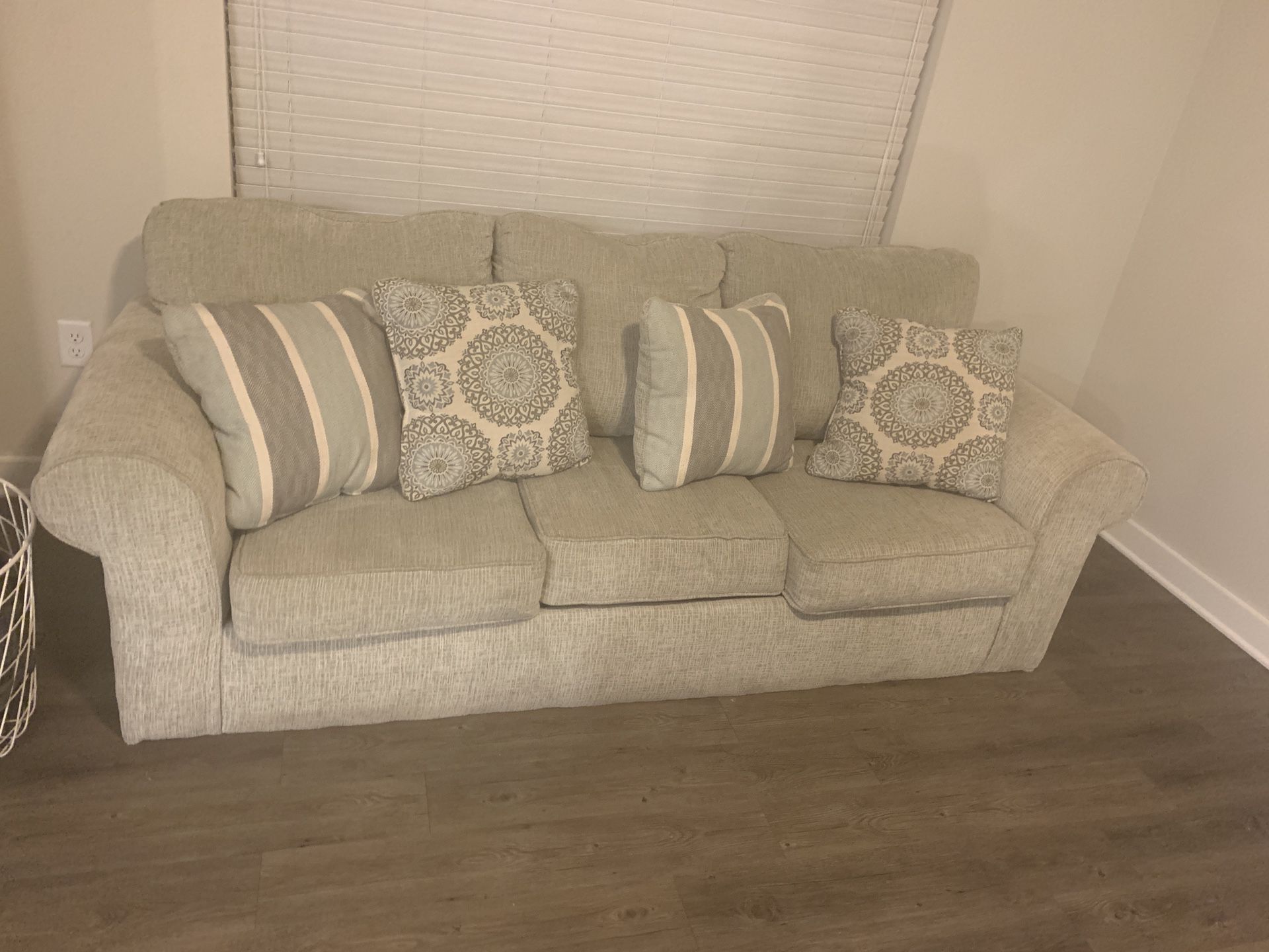 Sofa for sell! Only 6 months old