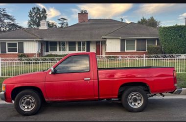 1995 Nissan Pick-up Truck Red