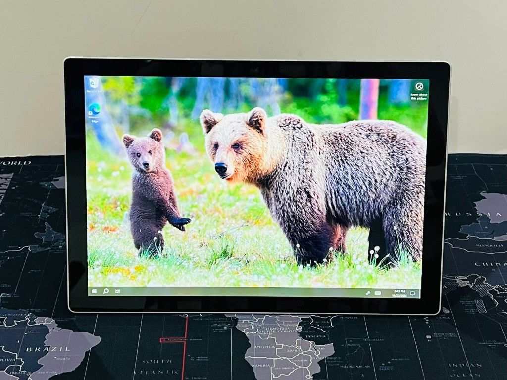 Microsoft Surface Pro 5 Core i5-7300 8GB 128GB Read Description