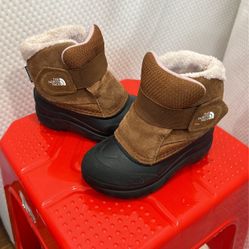 NORTHFACE Snow boot- Size: TODDLER 9