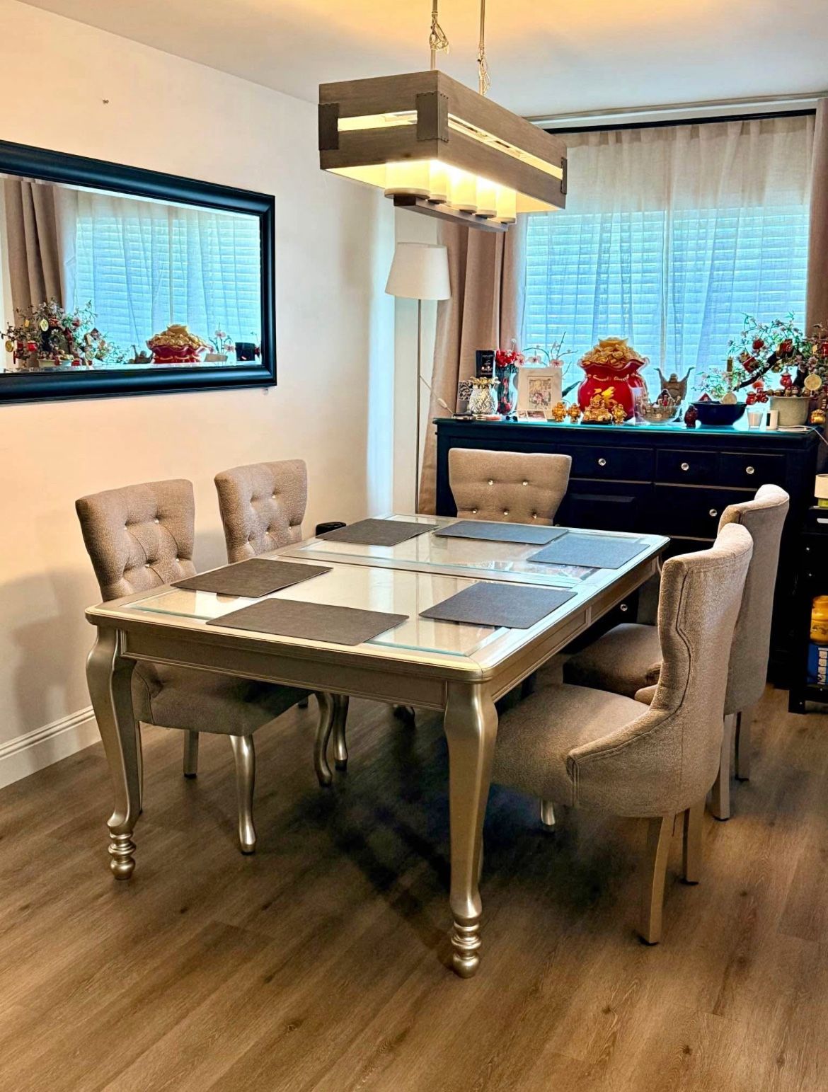 Extendable Dining table set