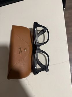 Ray-Ban Meta Smart Glasses with Case