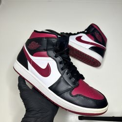 Nike Air Jordan 1 Mid Gym Red Black White Size 10 Men’s Excellent Condition
