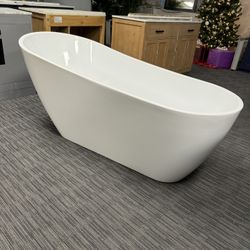 67β Bathtub Made Of Fiberglass And Acrylic
