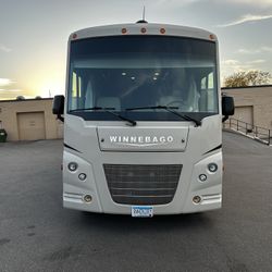 31 Foot Winnebago 2019(Brand New)