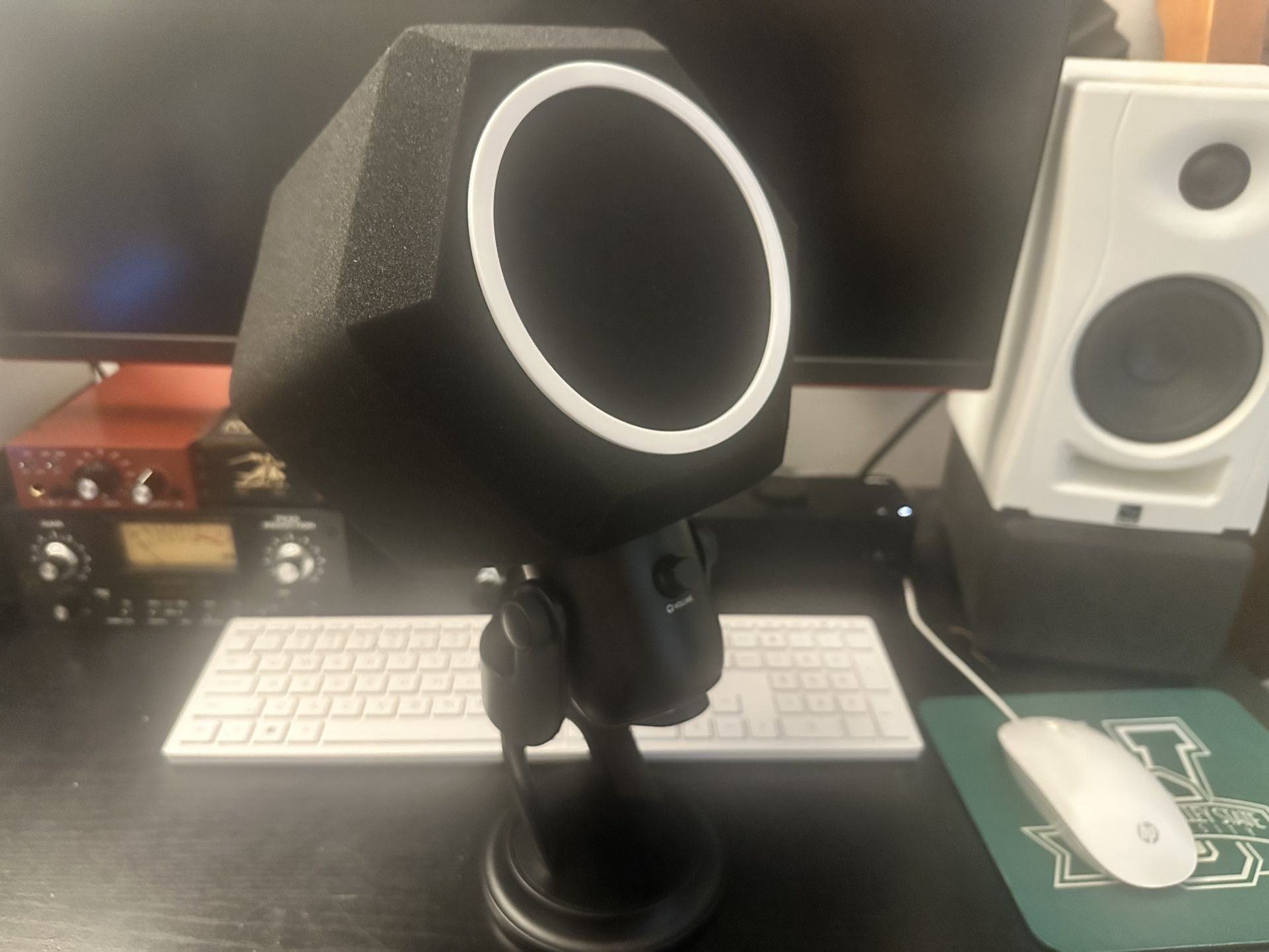 Blue Yeti Professional Multi-Pattern USB Condenser Microphone With Isolation Sphere