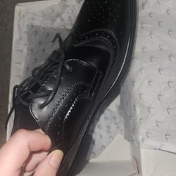 Brand NEW dress Shoes Men/Big Boy SIZE 7