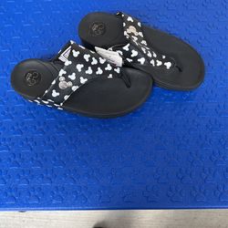 Disney Women Sandals Shoe Size 7