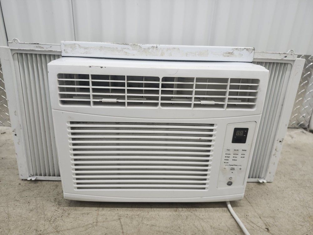 USED 6,000 AC AIR CONDITIONER