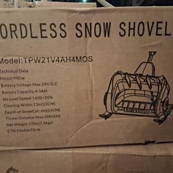 Cordless snow shovel