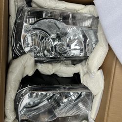 chrysler  300   touring headlights  $100 brand new 