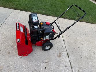 Yard Machine 22’ snow blower self propelled