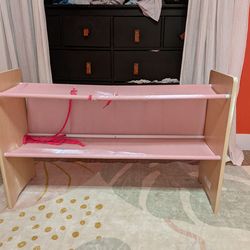Kids room shelf