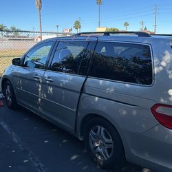 Selling 2005 Honda Oddest Automatic ,, 6cylinders