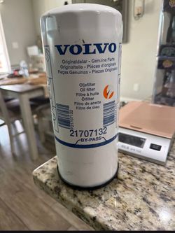 GENUINE VOLVO (contact info removed)2 DIESEL OIL FILTER NEW OEM