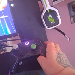 Xbox Series X Disk Drive Dell Monitor Victrix Controller Astro Headset