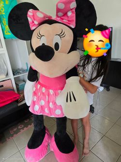 Kids Preferred Minnie 60" Super Jumbo Plush Mini Mouse.
