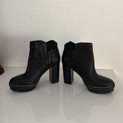 Vince Camuto Slip On Heeled Boots Size 8.5