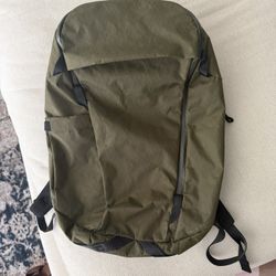 Able Carry Daybreaker 2 Backpack