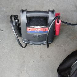 Duro last jumper box with air hose