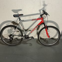 BICYCLE TREK 21 SPEED SIZE 26 BRAND NEW 