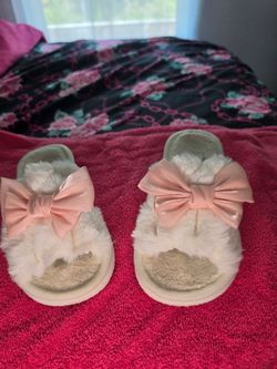 Fluffy Open-Toe Slippers with Pink Bow