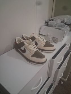Nike dunk low size 10