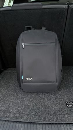 Over the shoulder back pack / sling pack