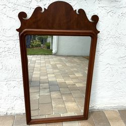 Ethan Allen Georgian Style Mahogany Wall Mirror