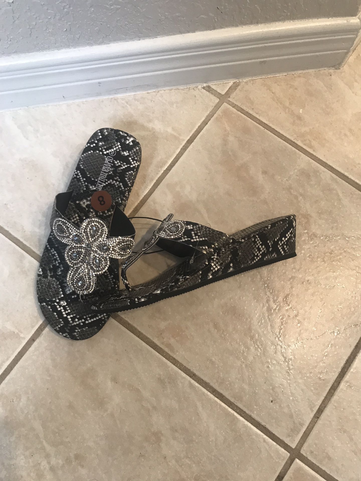 Nice sandals brand new size 8
