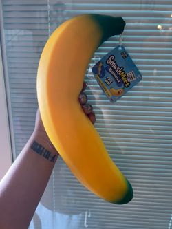 Banana squishy ( TRADE FOR OTHER SQUISHIES)
