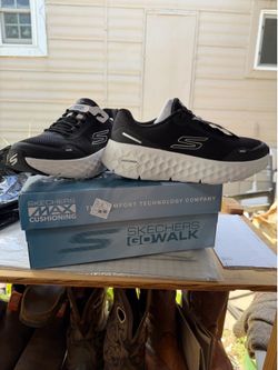 Women sketchers Brand new