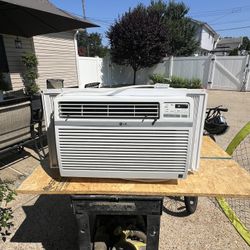 12k BTU AC unit.  