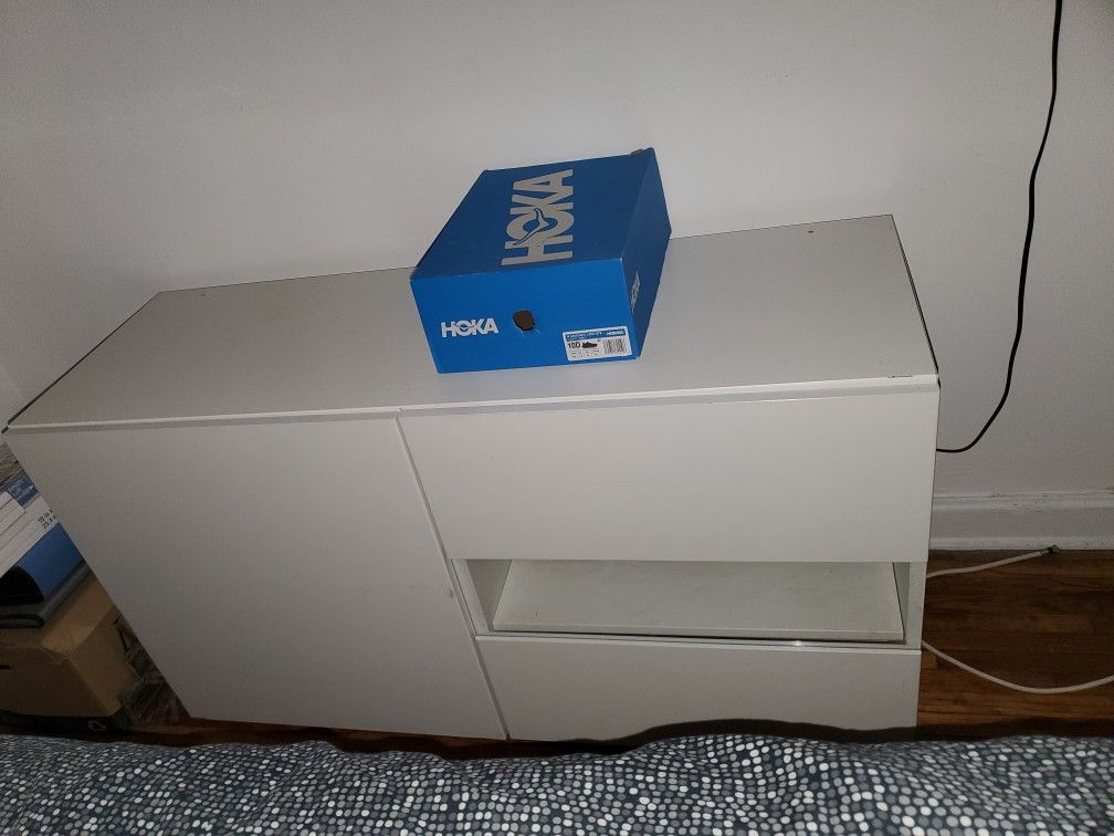 White Wood Dresser