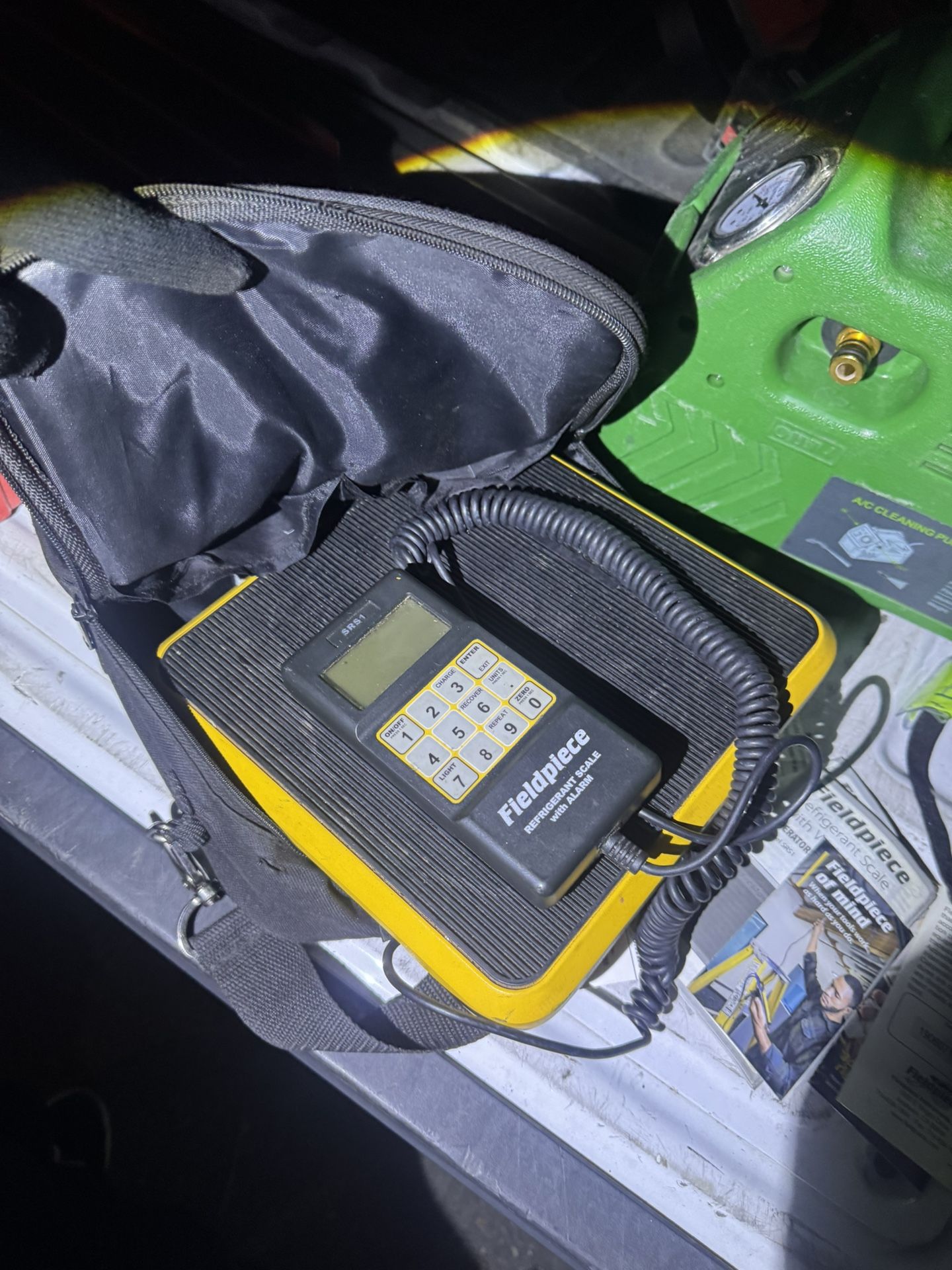 FIELDPIECE REFRIGERANT SCALE WITH ALARM $200