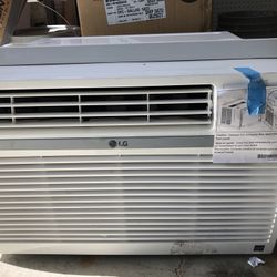 Almost New LG 12,000 Btu Window A/C With Wi-Fi Regular 110Volt