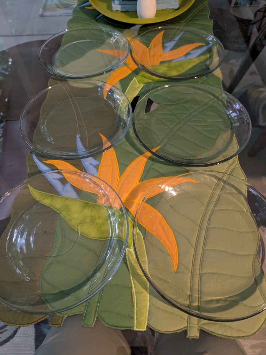 6 Clear Glass Plates 8"