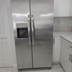 Refrigerator And Stove 