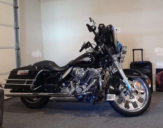 2013 ELECTRIGLIDE HARLEY  DAWSON 