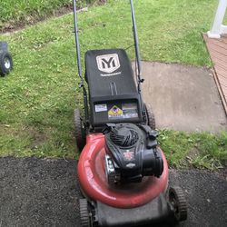 Yard Machine Lawn Mower W Bagger
