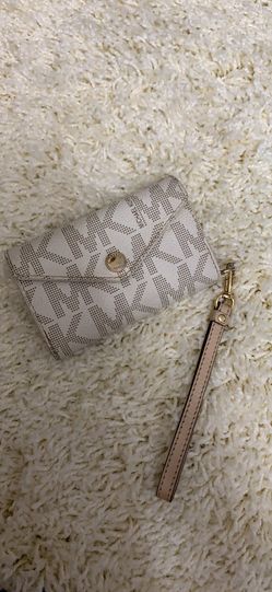 Michael Kors wallet/ iPhone 5 case