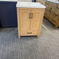 24” Bathroom Vanity In Wood Color 