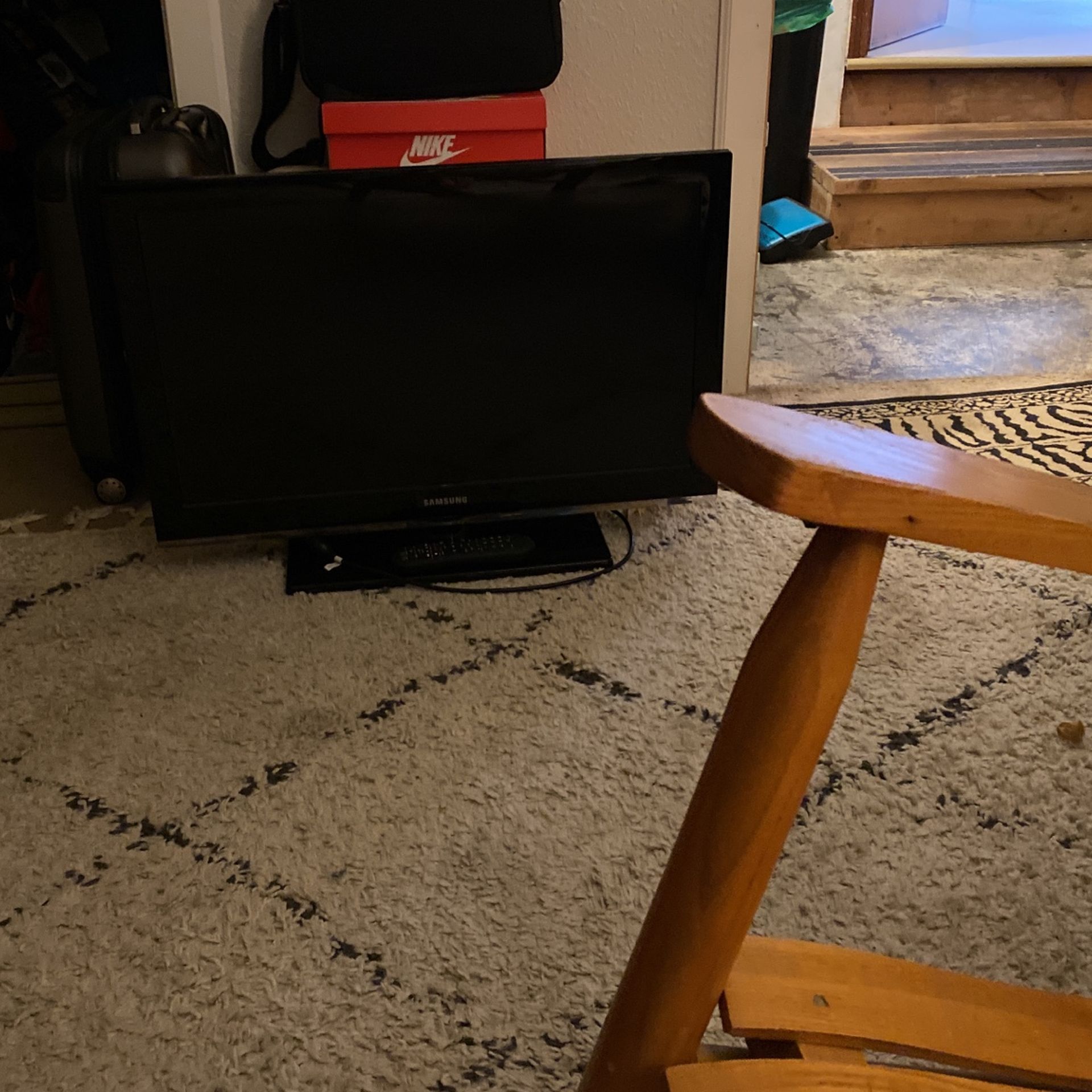 34” Samsung Tv With Remote Works Fine