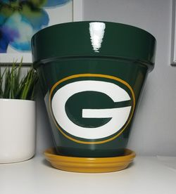 PACKERS LARGE TERRACOTTA POT!!