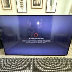VIZIO E70-E3 70” INCH TV With Wall Mount