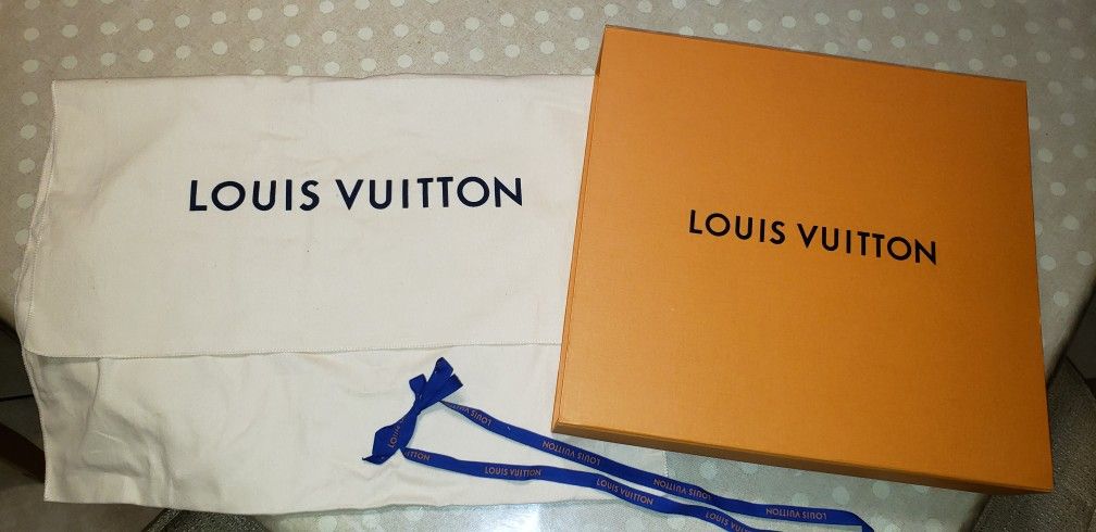 Louis Vuitton Box with Dust Bag  Vuitton box, Louis vuitton, Vuitton