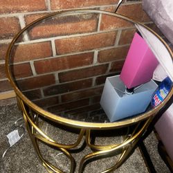 Gold Round Stands